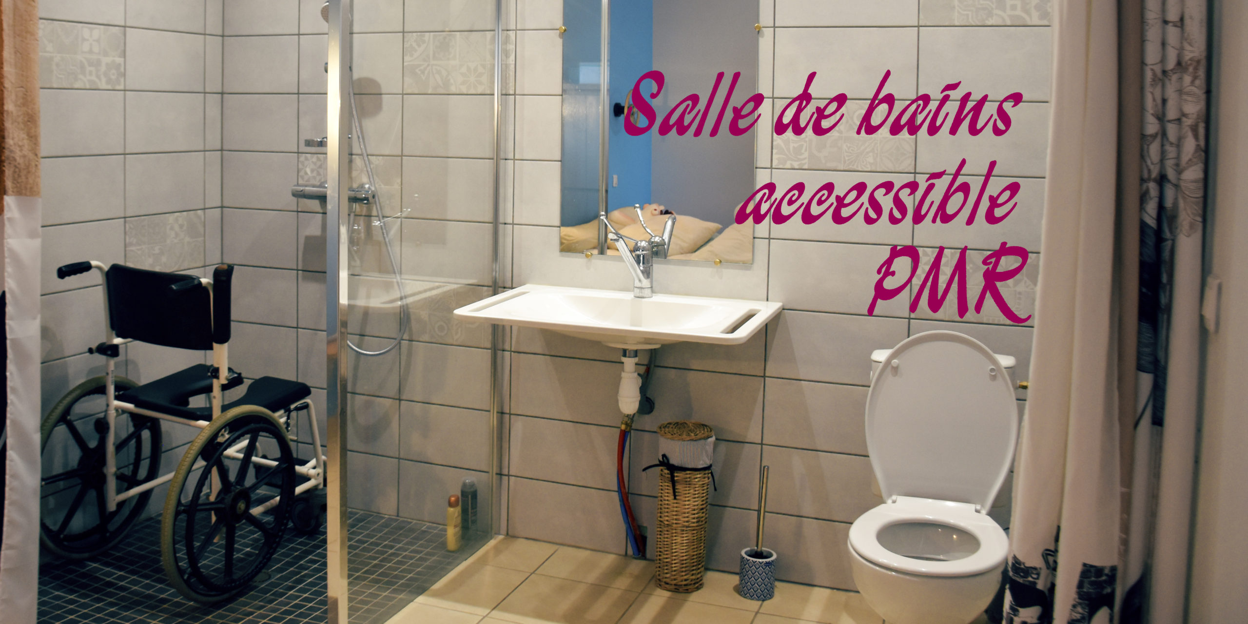 salle de bains accessible PMR